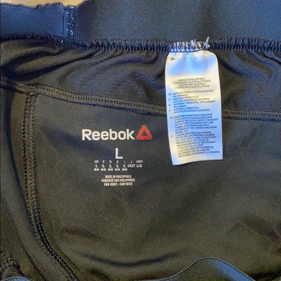 Reebok Large spandex shorts w/ elastic waist - Picture 3 of 3